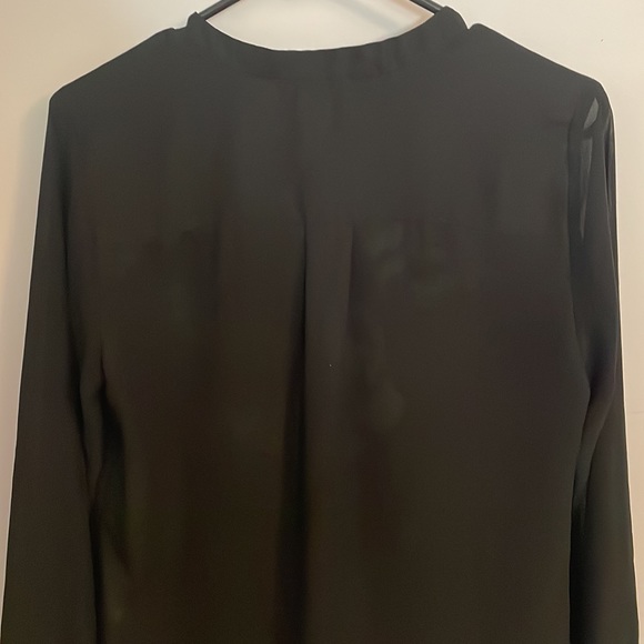 Long sleeve floral print, loose and sheer material - Picture 4 of 4